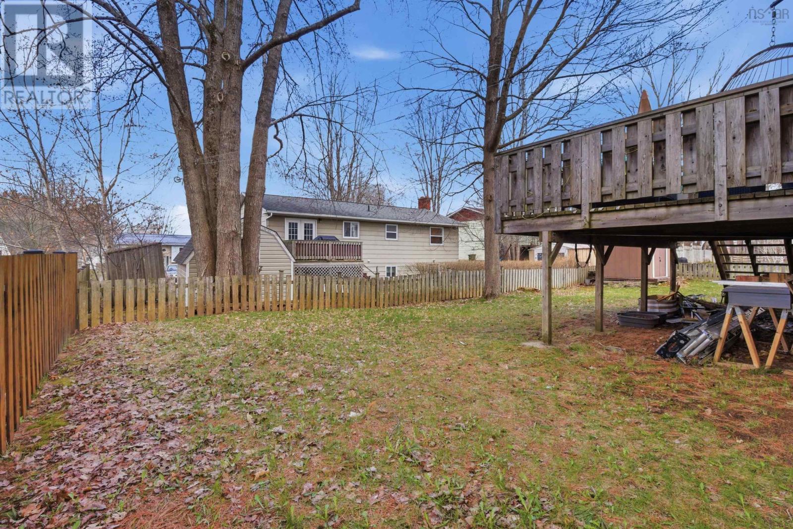 Property 27 of 36 of 827 Otter Drive