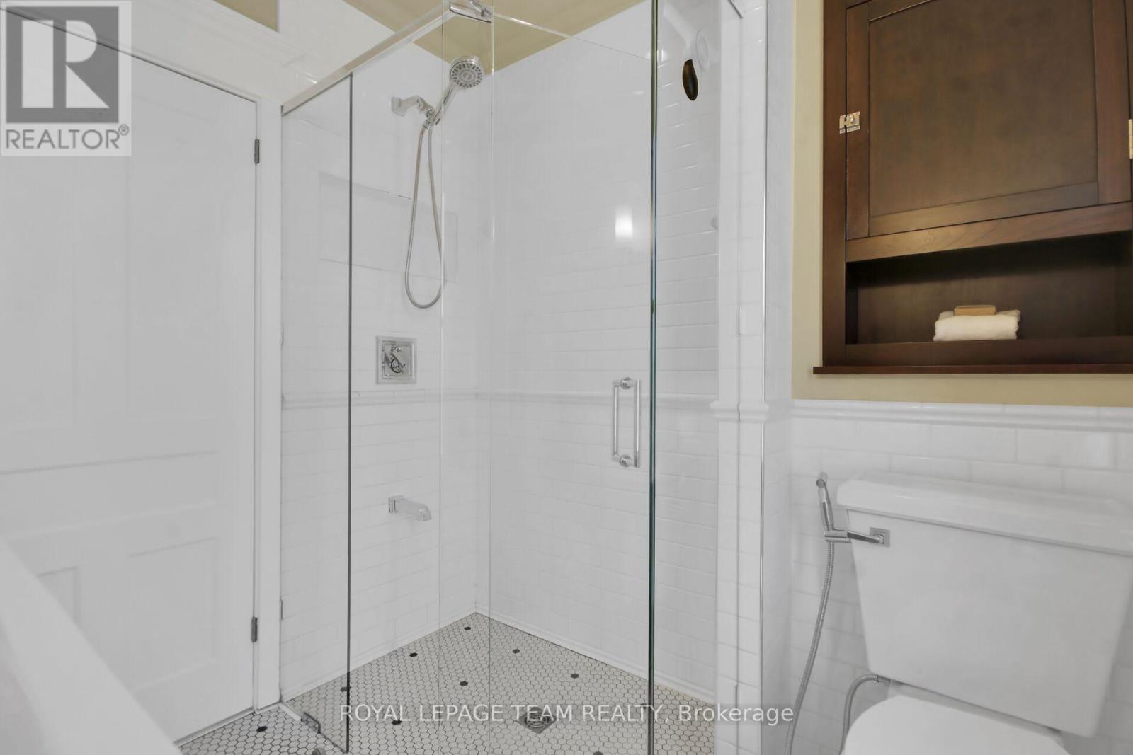 154 LAKE AVENUE - 34