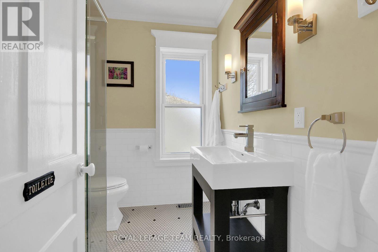 154 LAKE AVENUE - 35
