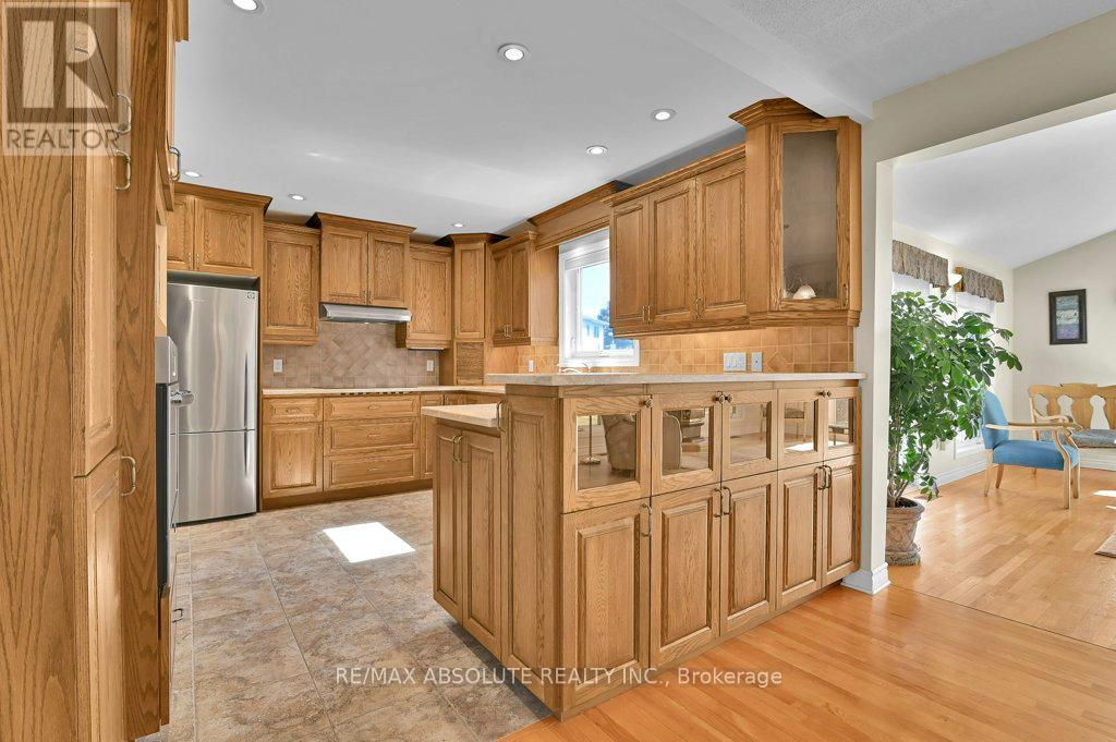 535 GASCON STREET — photo 8