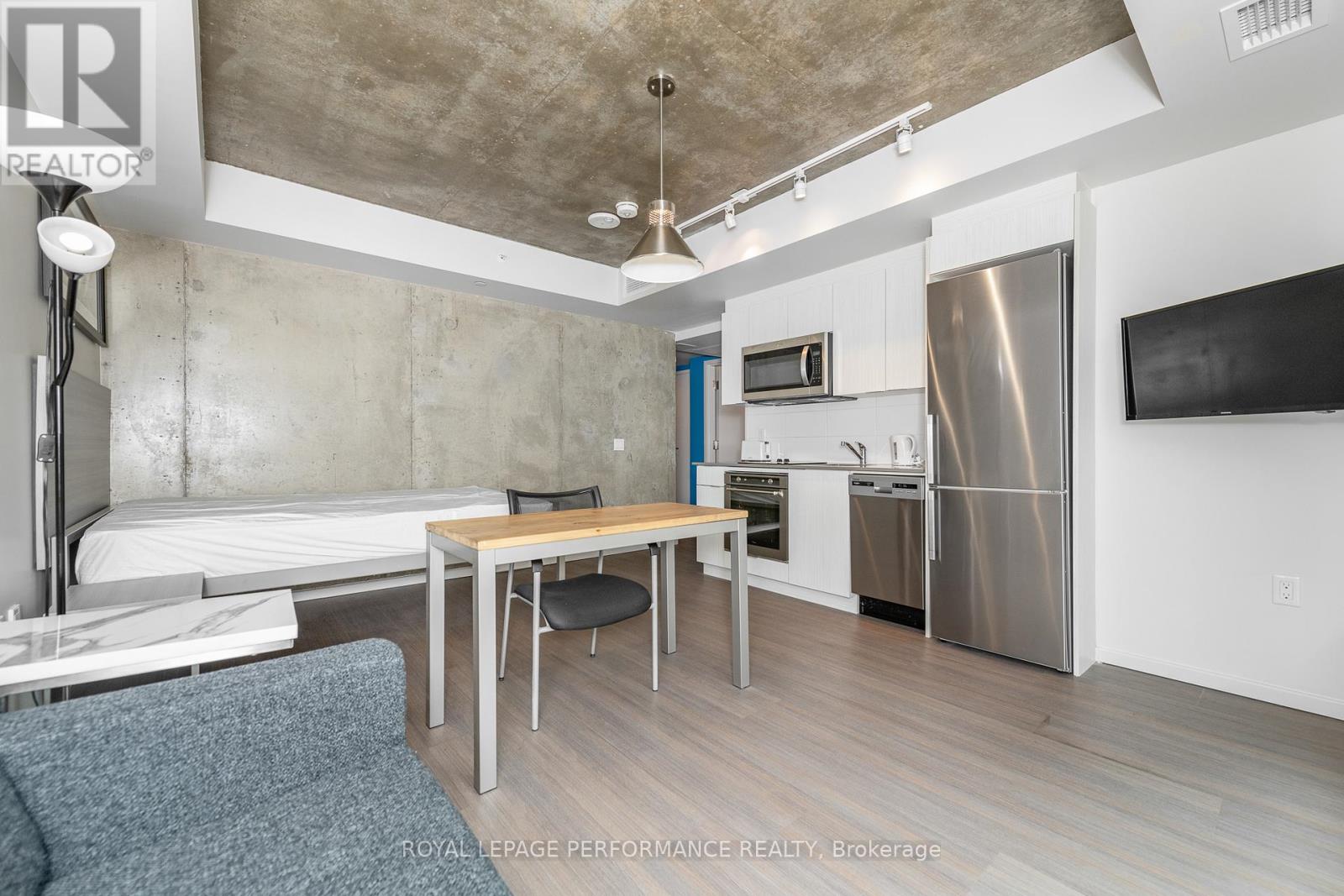 *Photo prior to most recent tenant occupancy