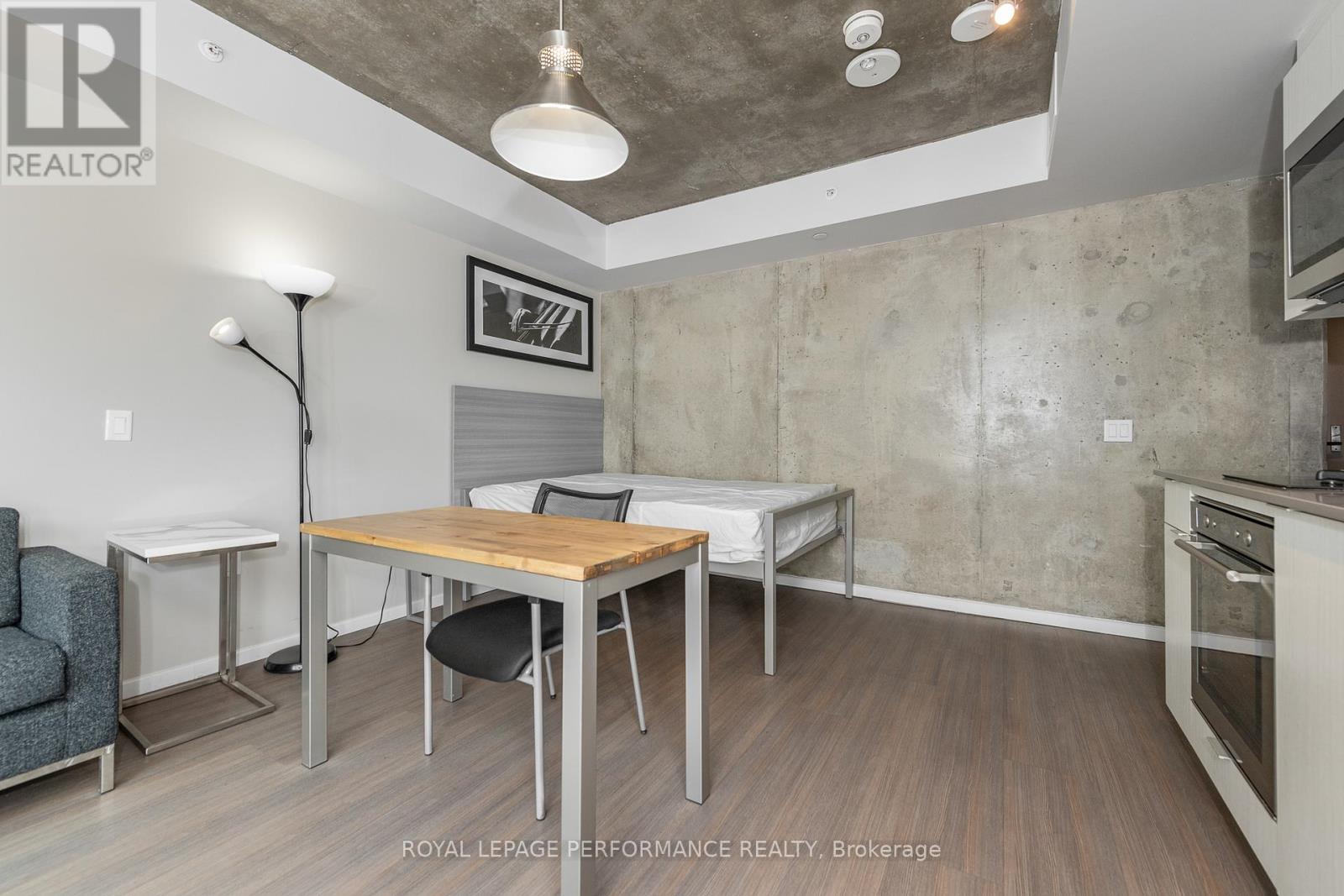*Photo prior to most recent tenant occupancy