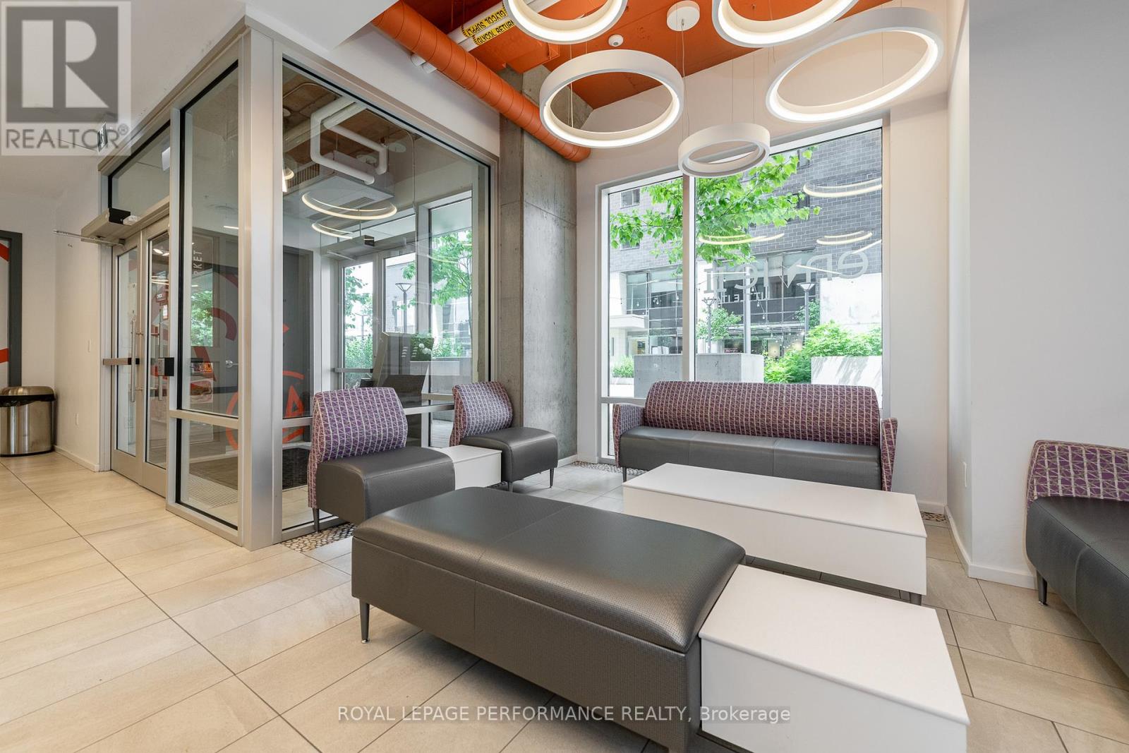 #1118 105 CHAMPAGNE AVENUE S - 4