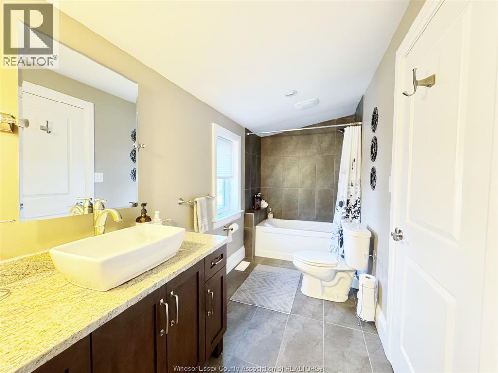479 Lakeside DRIVE - 28