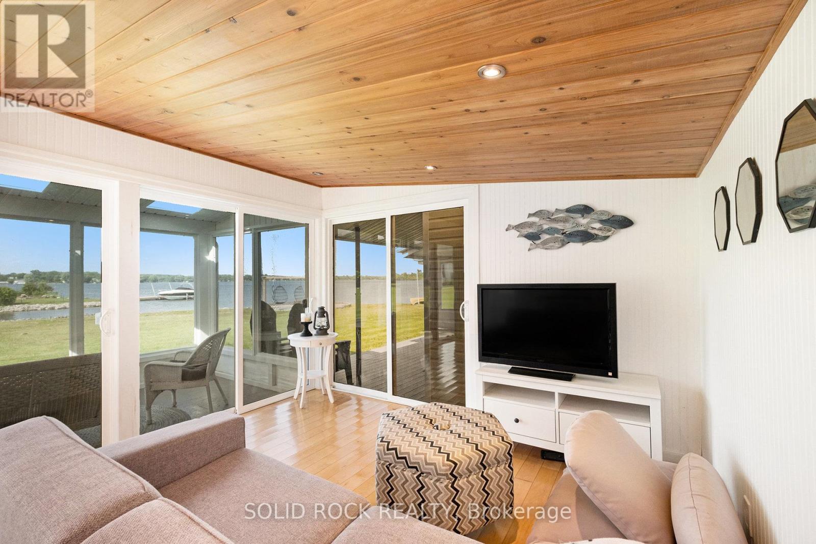 2nd Bunkie living room.