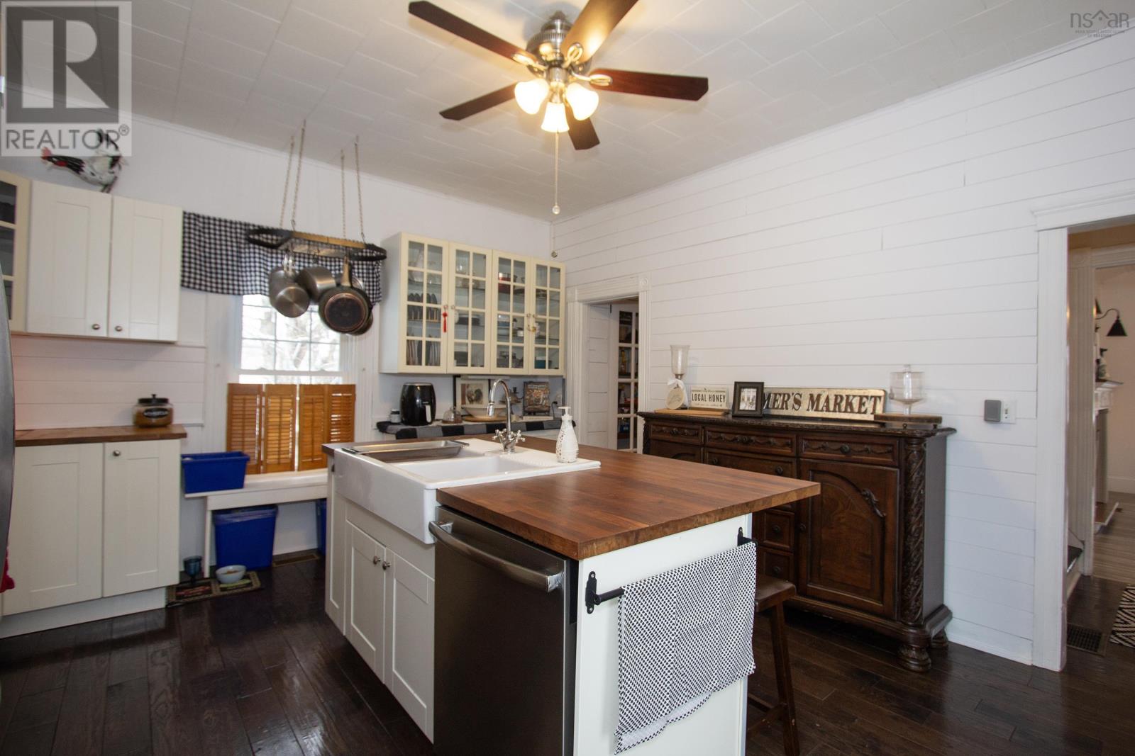 340 Foundry Street — photo 16