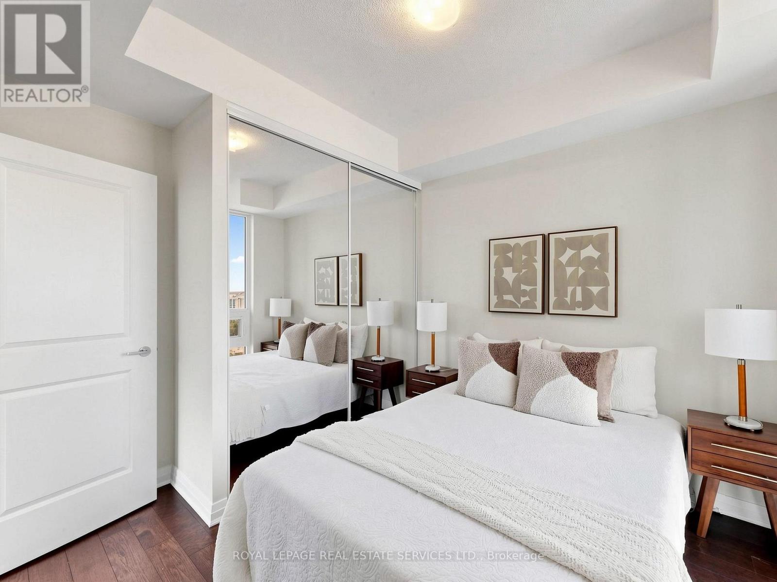 #2808 59 ANNIE CRAIG DRIVE - 28
