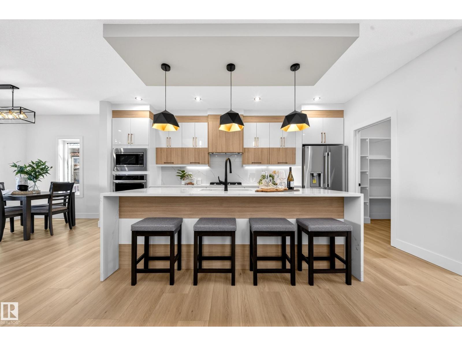 9907 68 ST NW - 15