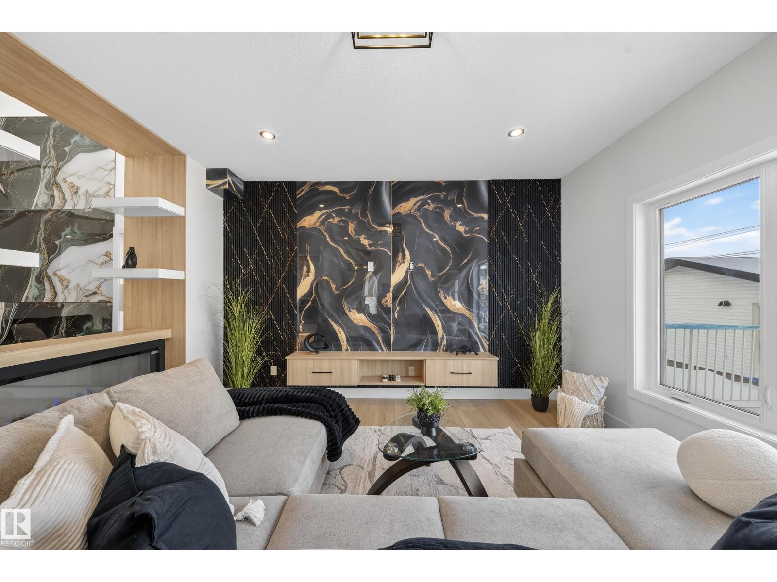 9907 68 ST NW - 9