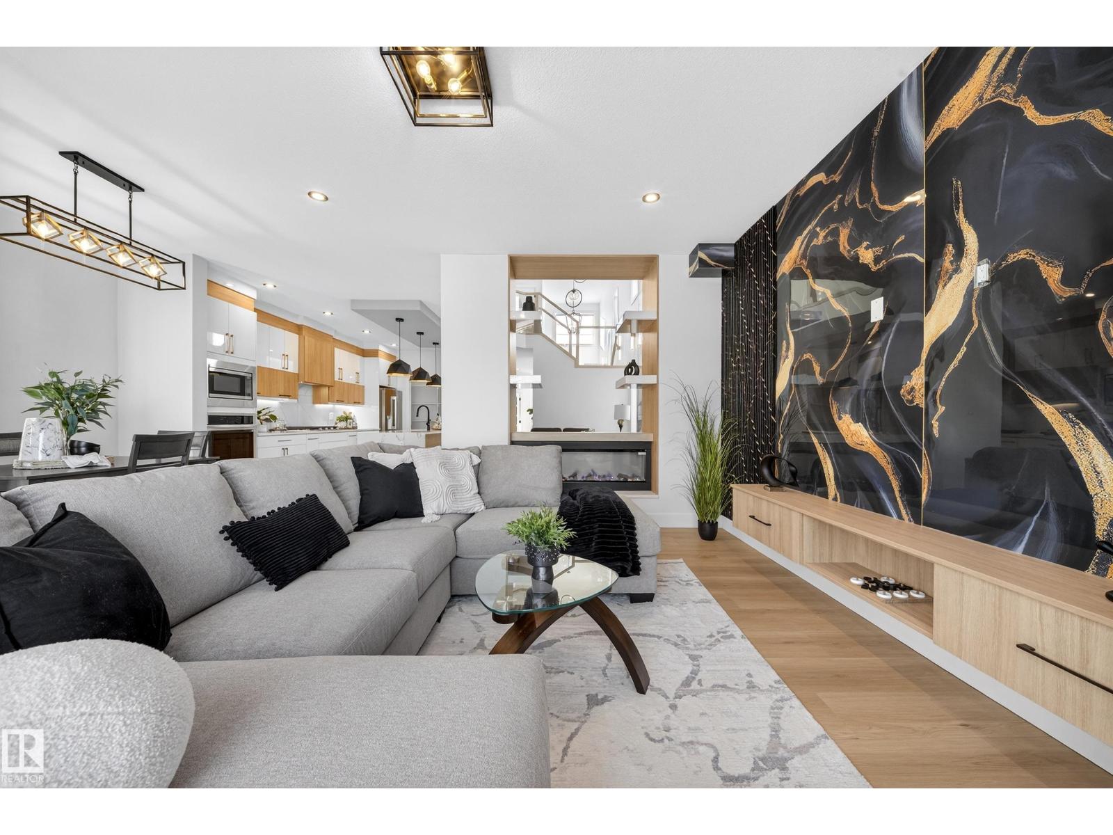 9907 68 ST NW - 13
