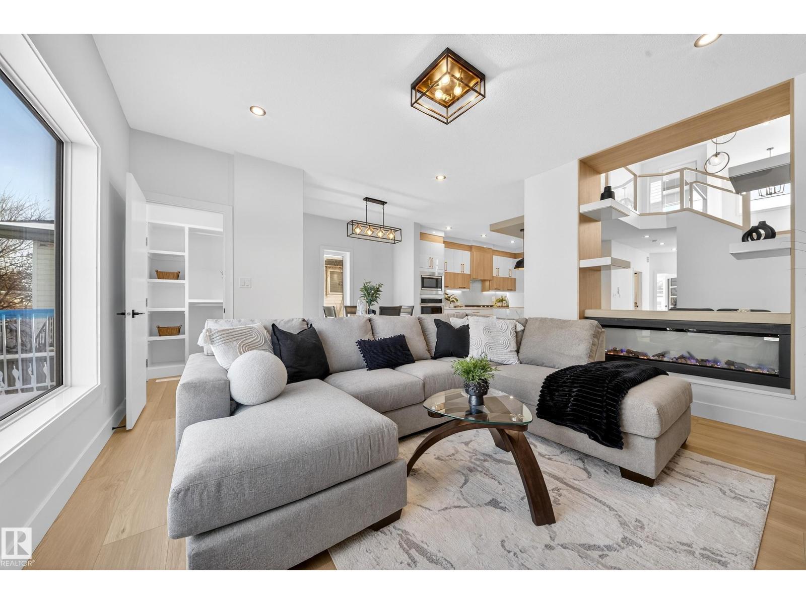 9907 68 ST NW - 11