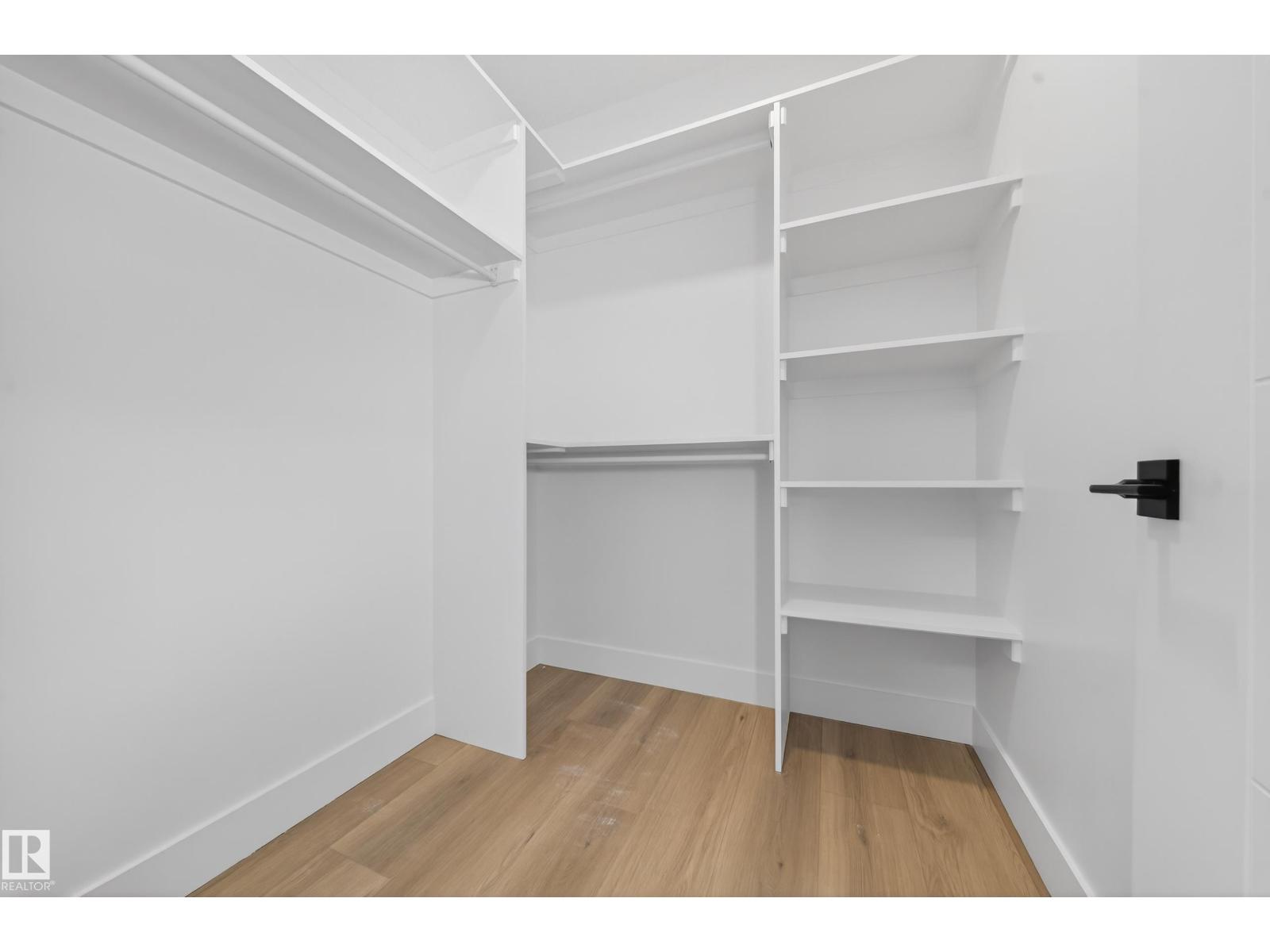 9907 68 ST NW - 61