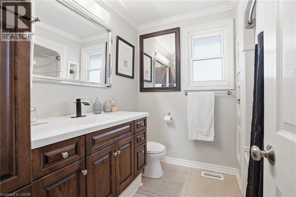 2 HICKORY Court - 25