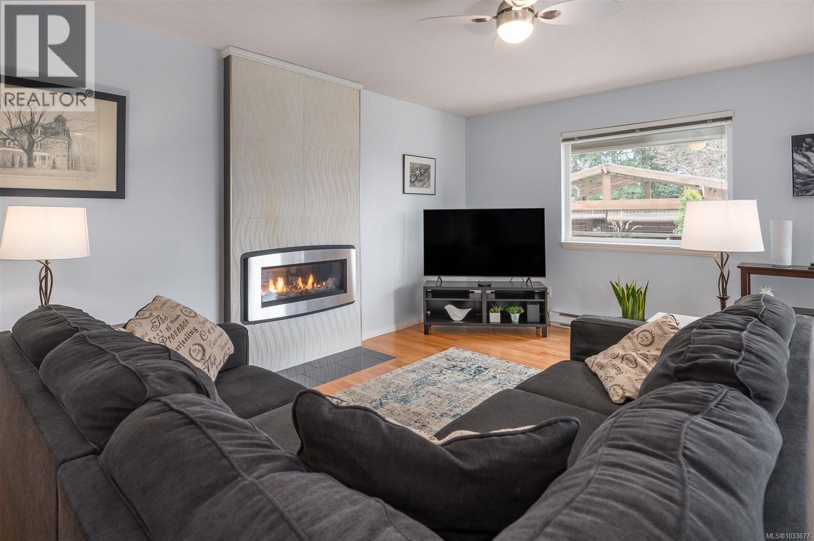 736 Barclay Cres - 15