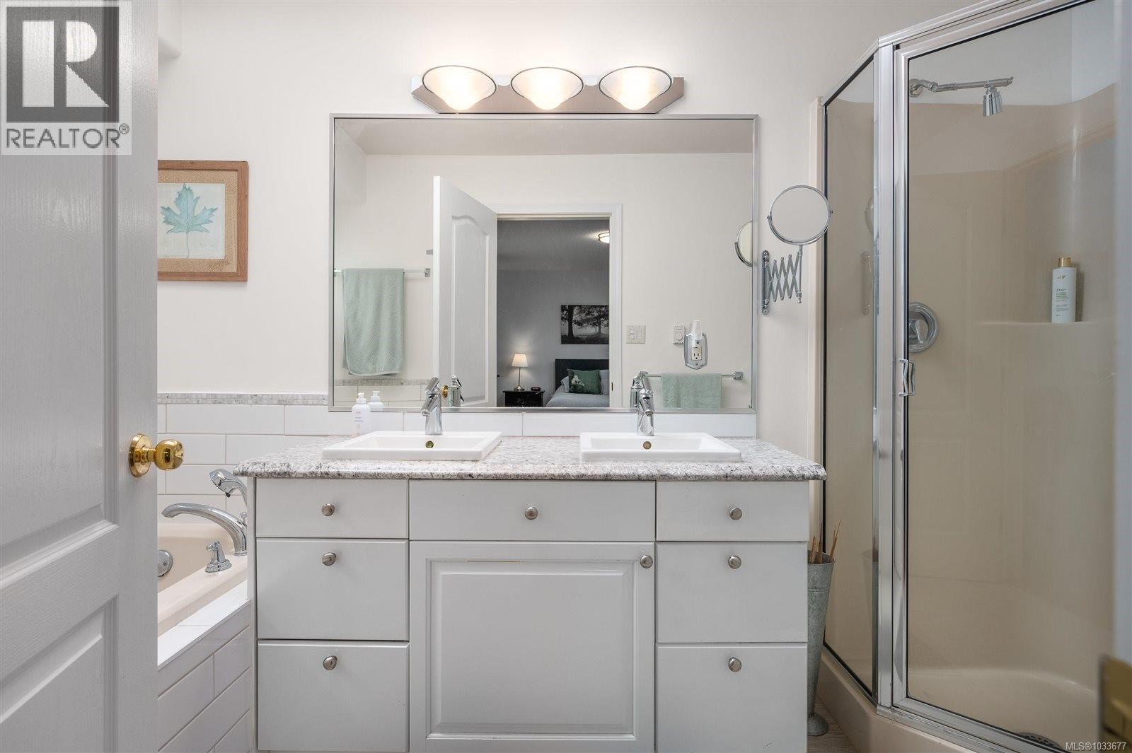 736 Barclay Cres - 17