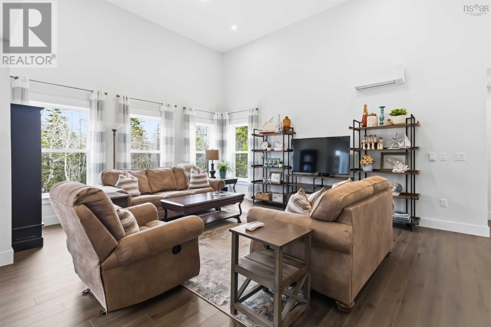 426 Wisteria Lane — photo 11