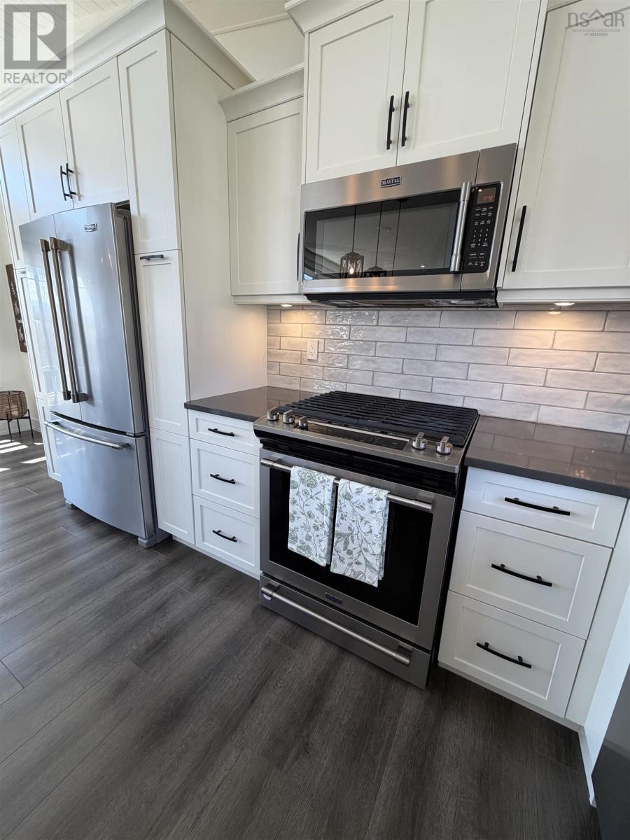 Property 24 of 32 of 17 Birds Eye View Lane  B2G 2L1