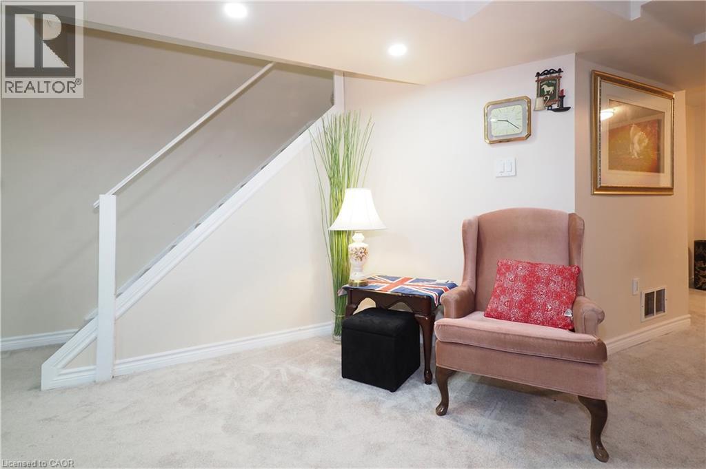 89 LYNNHAVEN Court, Kitchener, Ontario, N2M5L8 — Photo 7