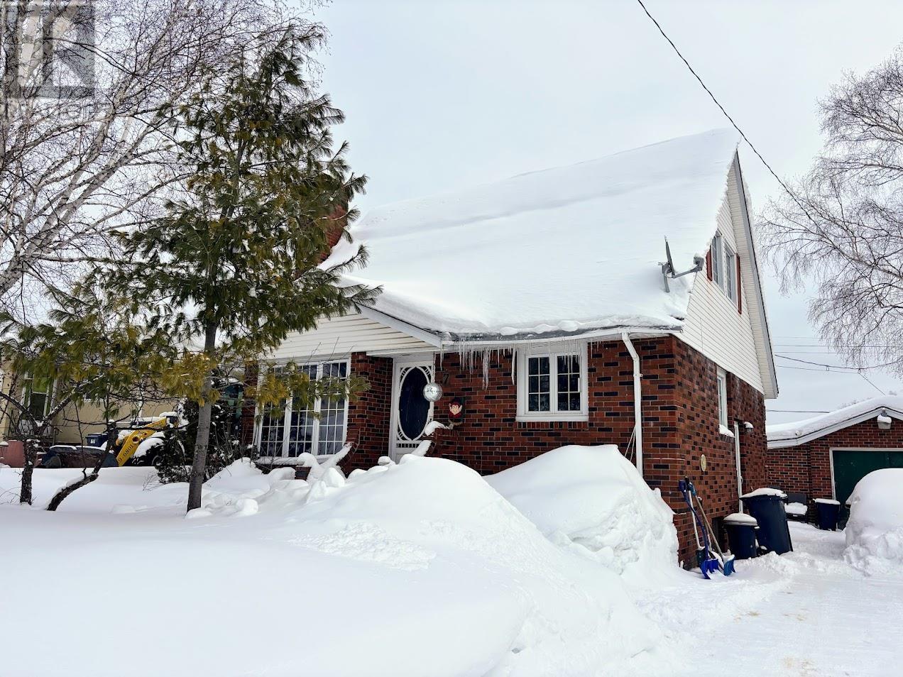 7 Mona DR