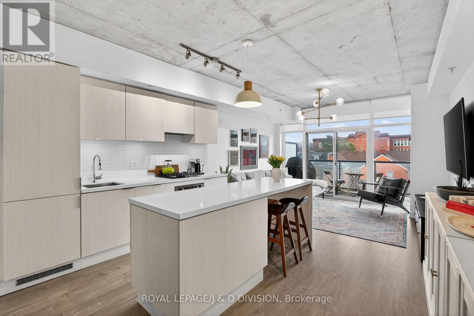 #322 109 OSSINGTON AVENUE - 13