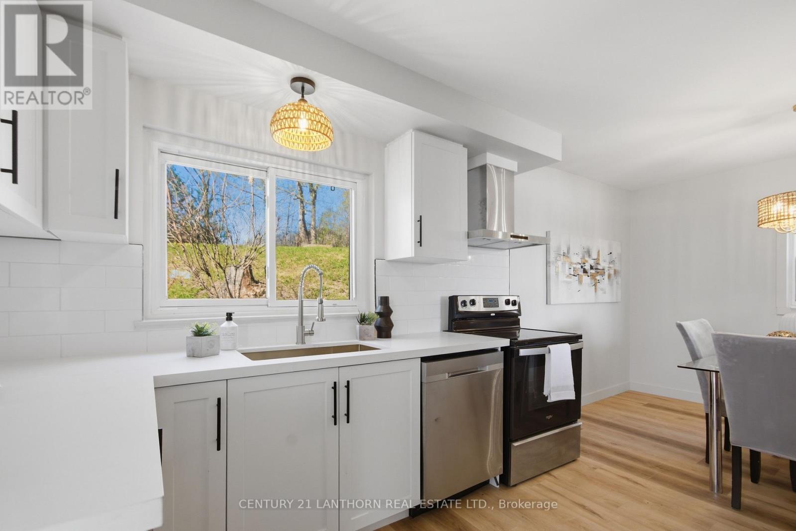 48 WALLBRIDGE CRESCENT — photo 12