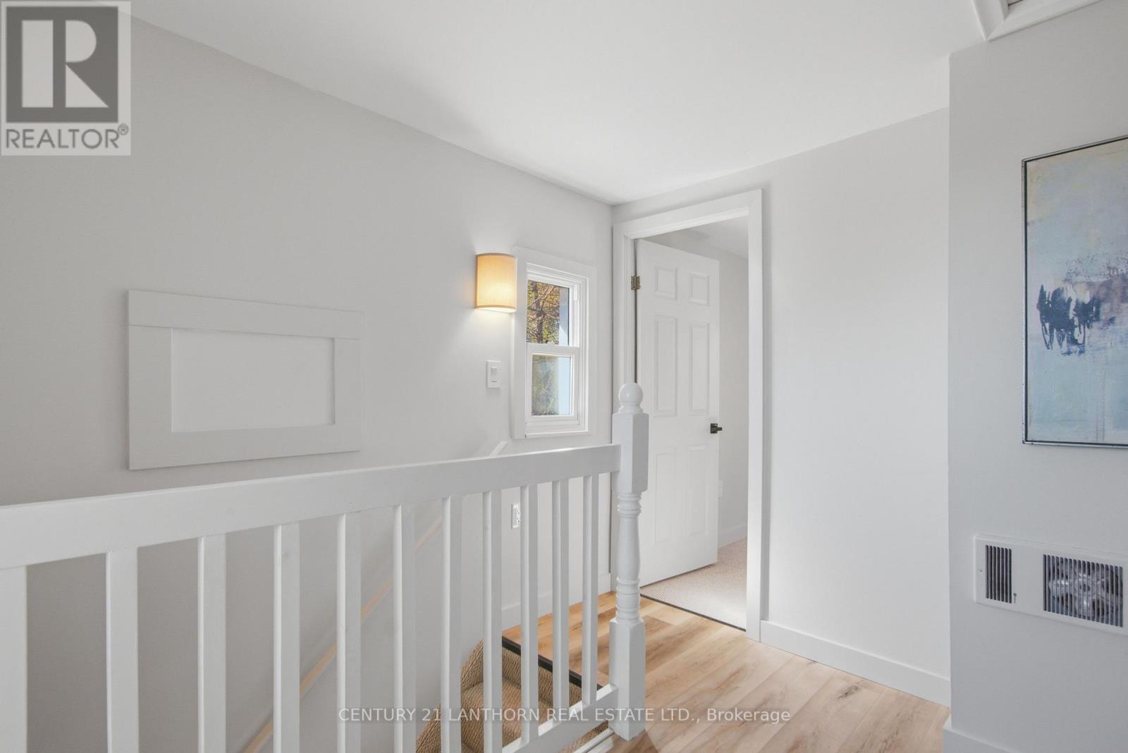 48 WALLBRIDGE CRESCENT — photo 24