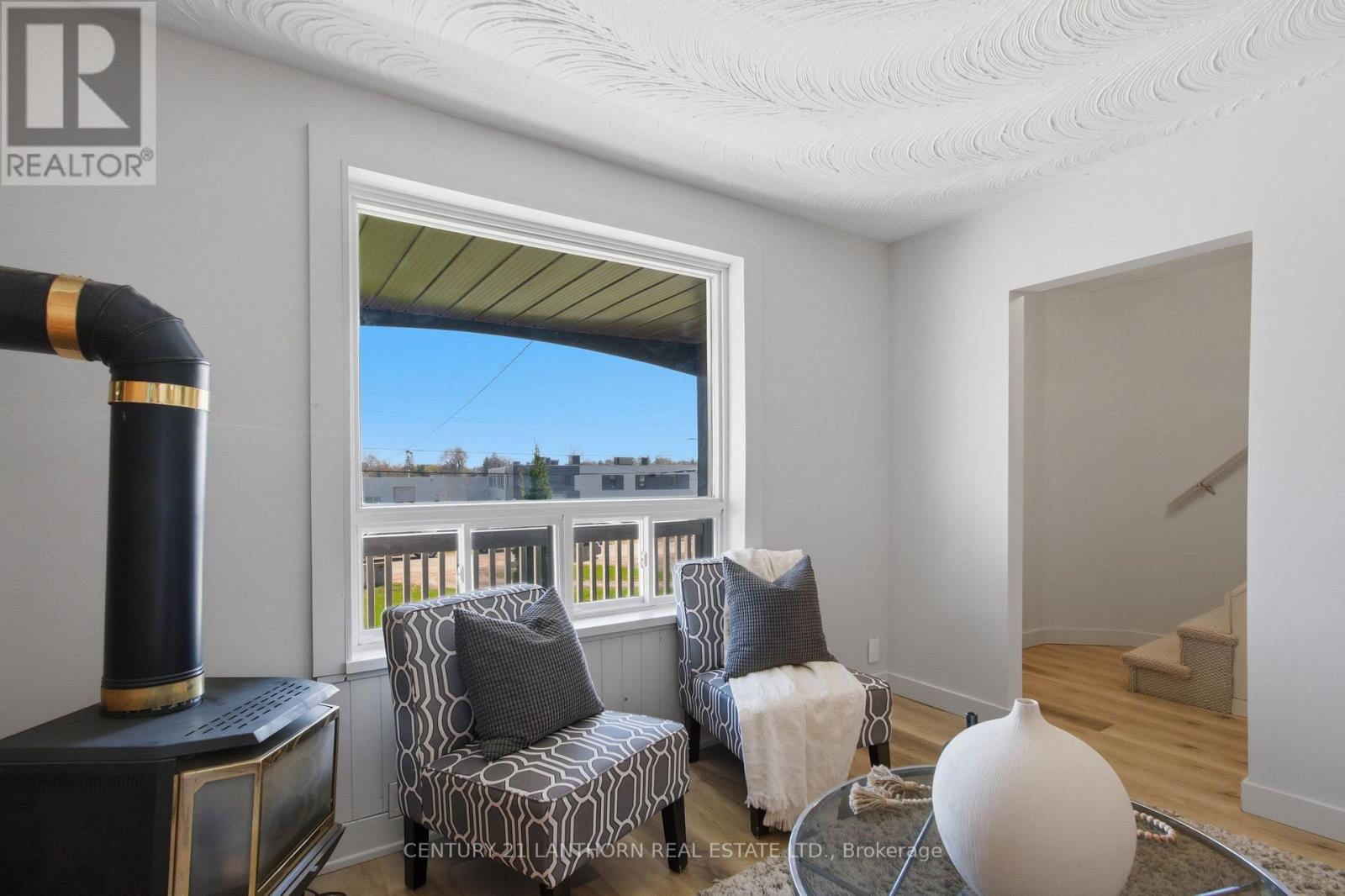 48 WALLBRIDGE CRESCENT — photo 9