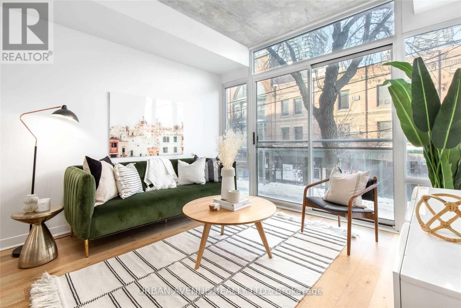 Listing photo of 207 - 127 QUEEN STREET E