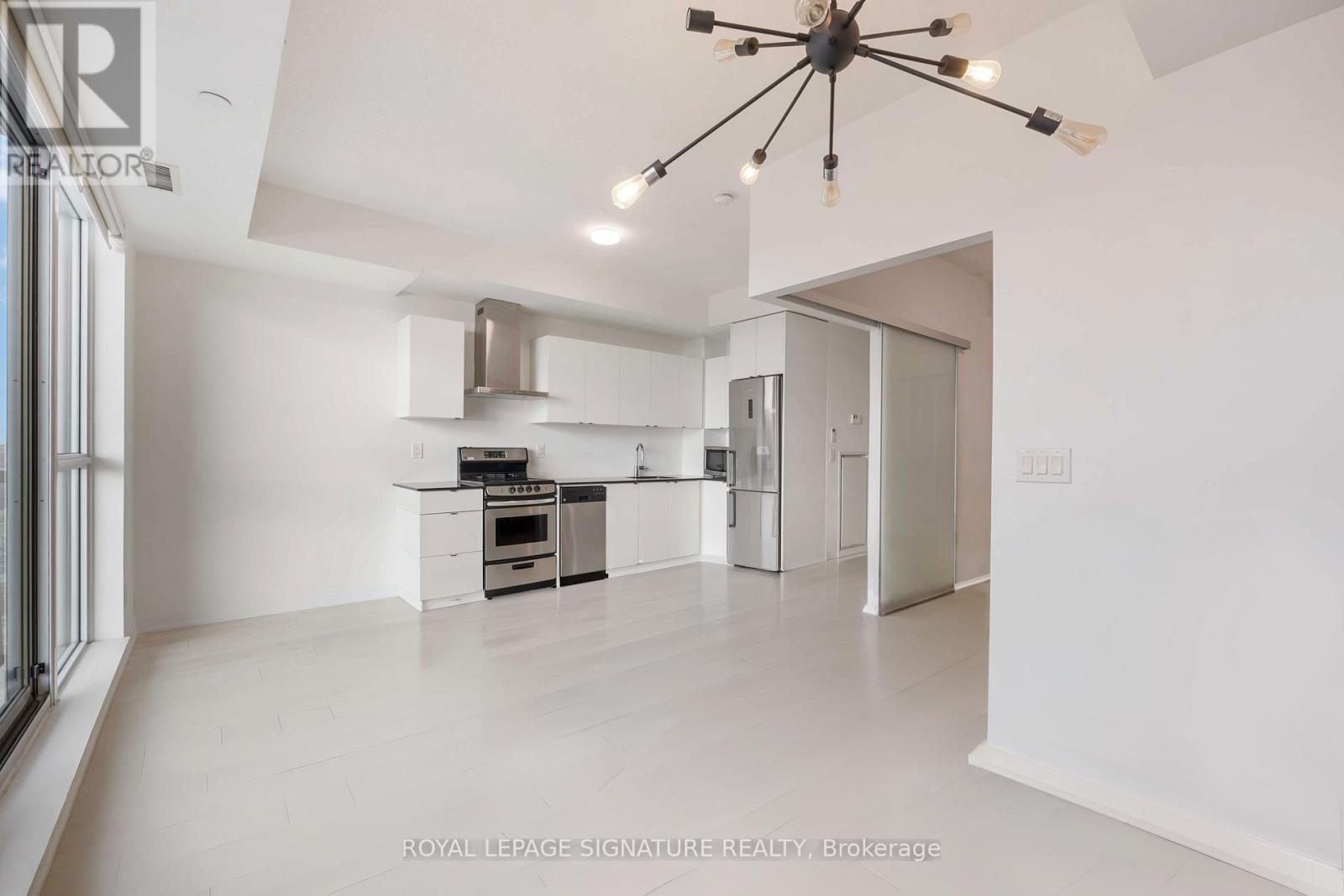 #2215 51 EAST LIBERTY STREET - 7