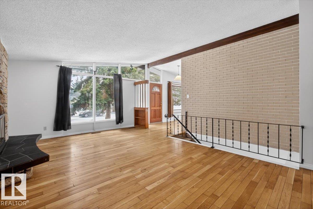 6018 105A ST NW, Edmonton