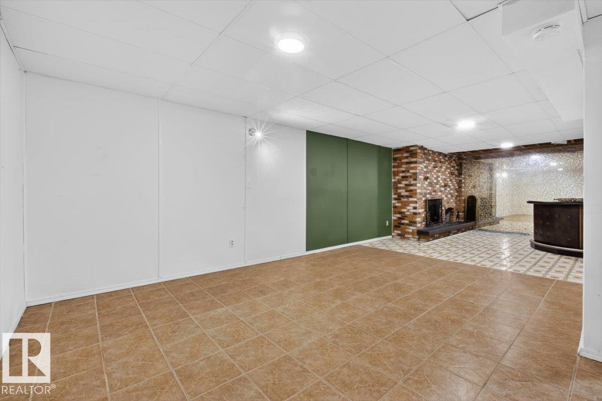 6018 105A ST NW, Edmonton