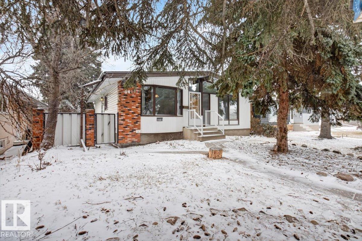 6018 105A ST NW, Edmonton
