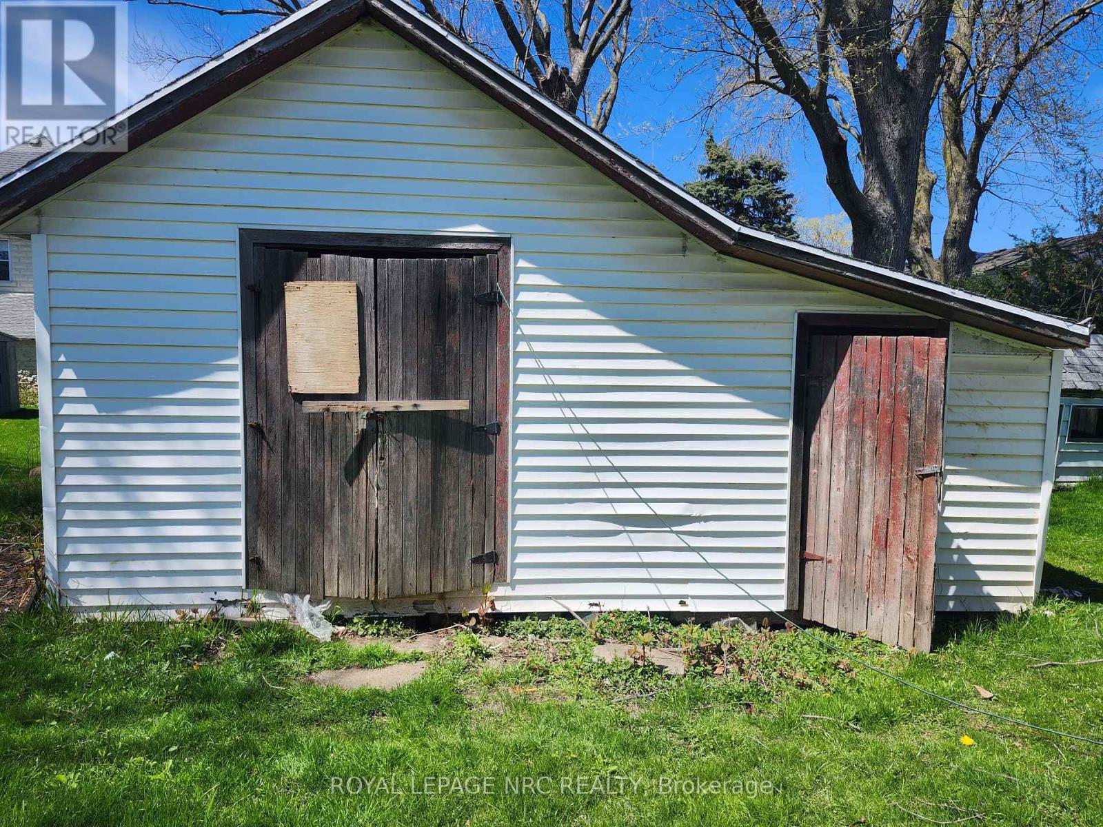 Storage garage