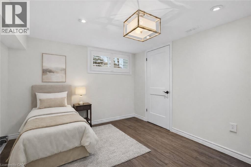 119 DORCHESTER Drive - 32