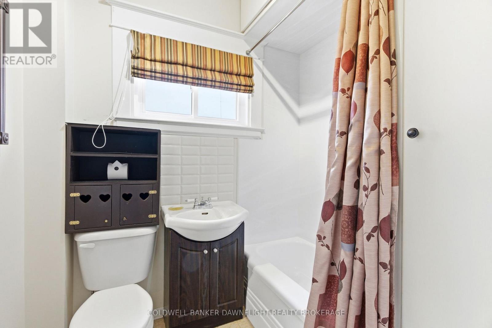 484 CARLING STREET — photo 20
