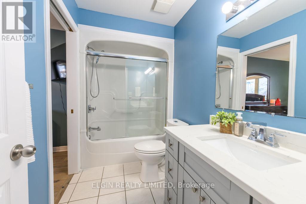 599 WELLINGTON STREET — photo 13