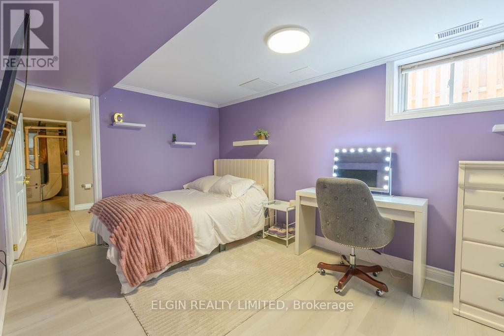 599 WELLINGTON STREET — photo 16
