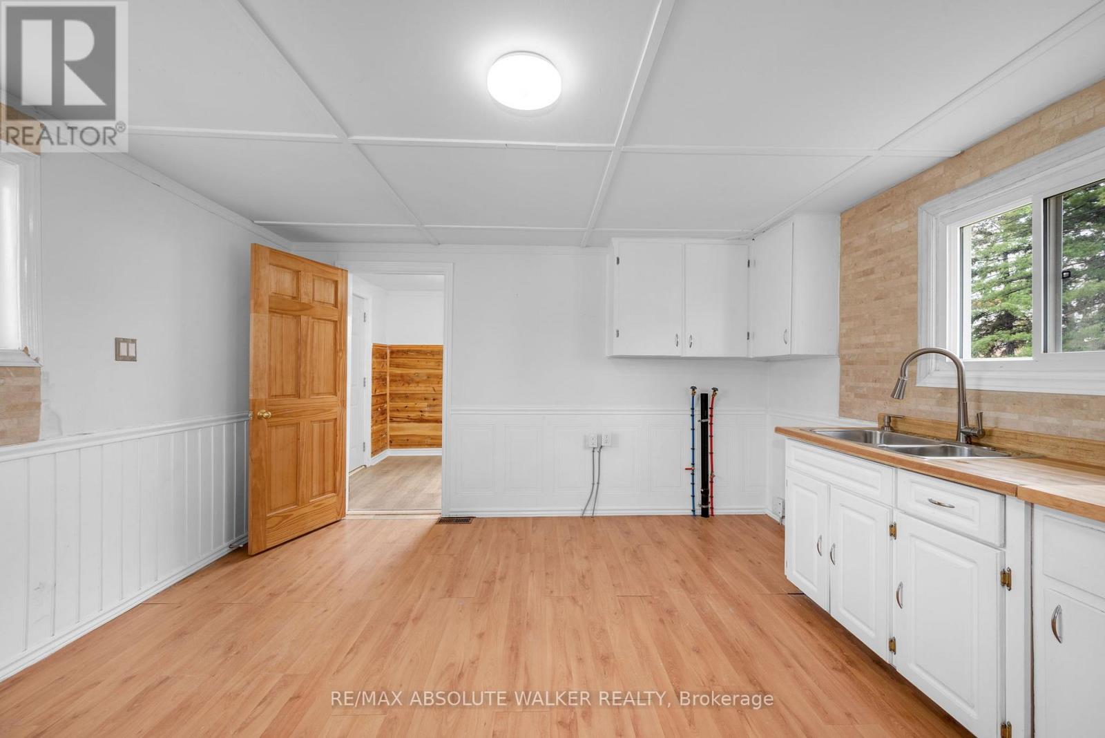 297 PARK STREET E - 23