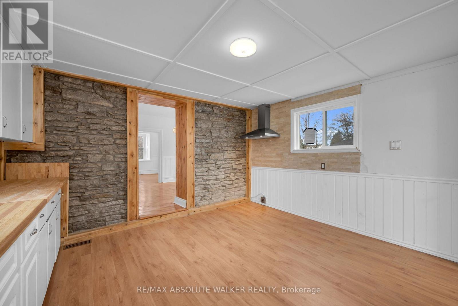 297 PARK STREET E - 24