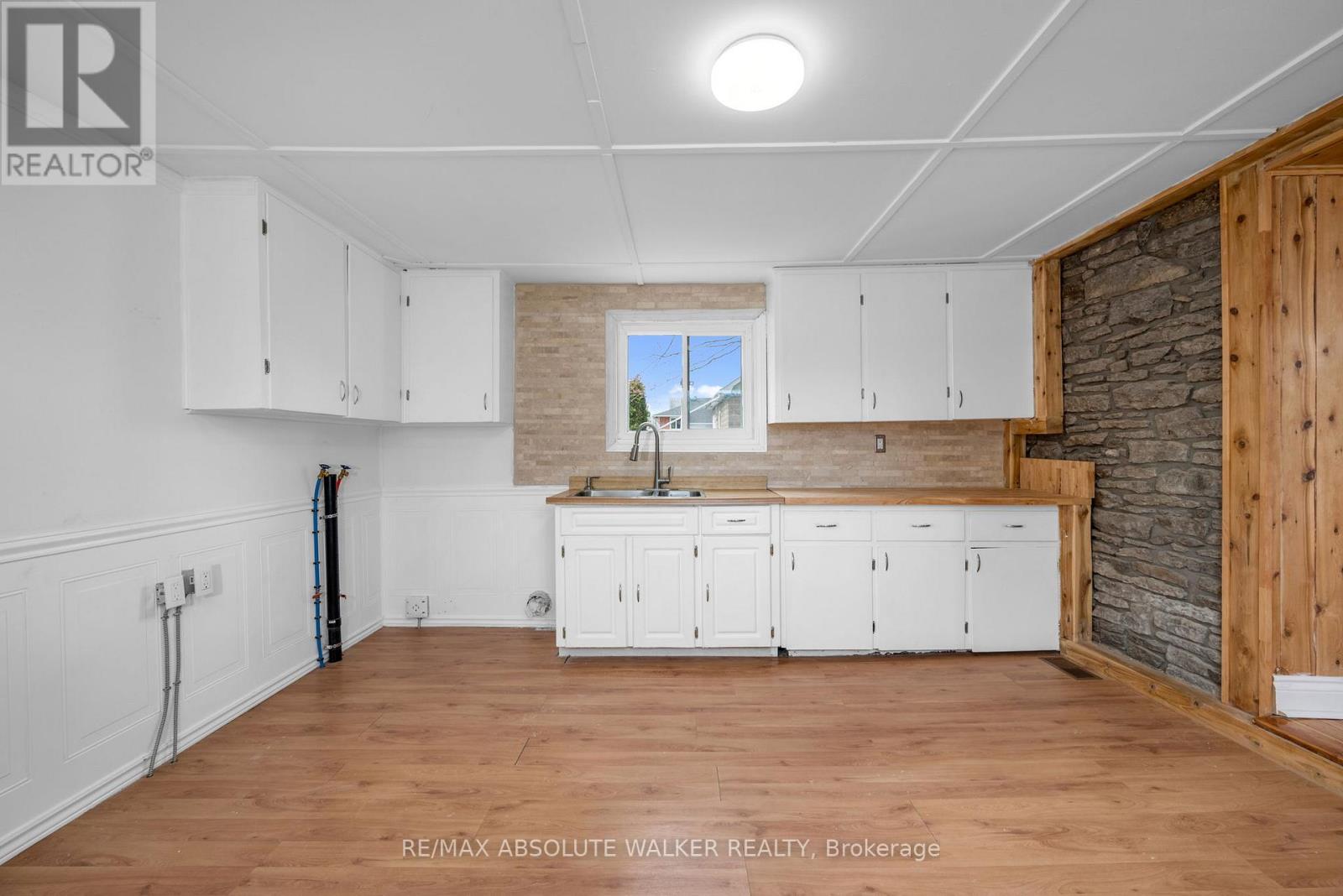 297 PARK STREET E - 25