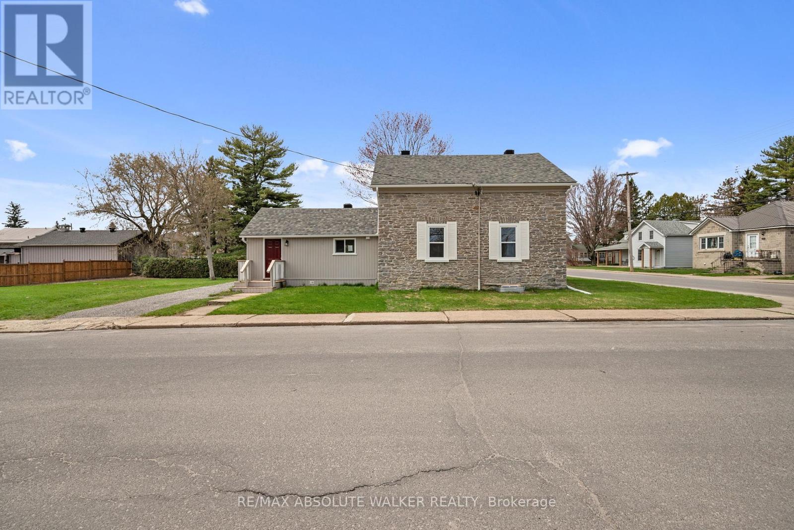 297 PARK STREET E - 3