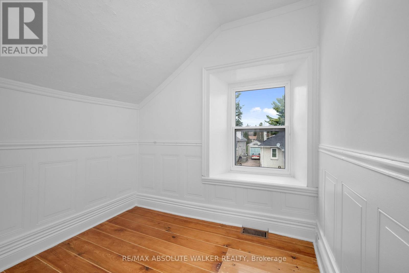 297 PARK STREET E - 36