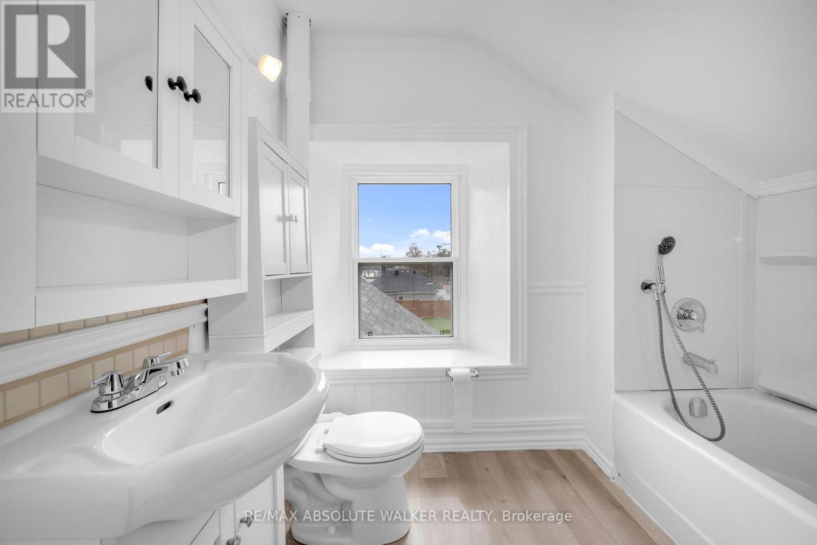 297 PARK STREET E - 37