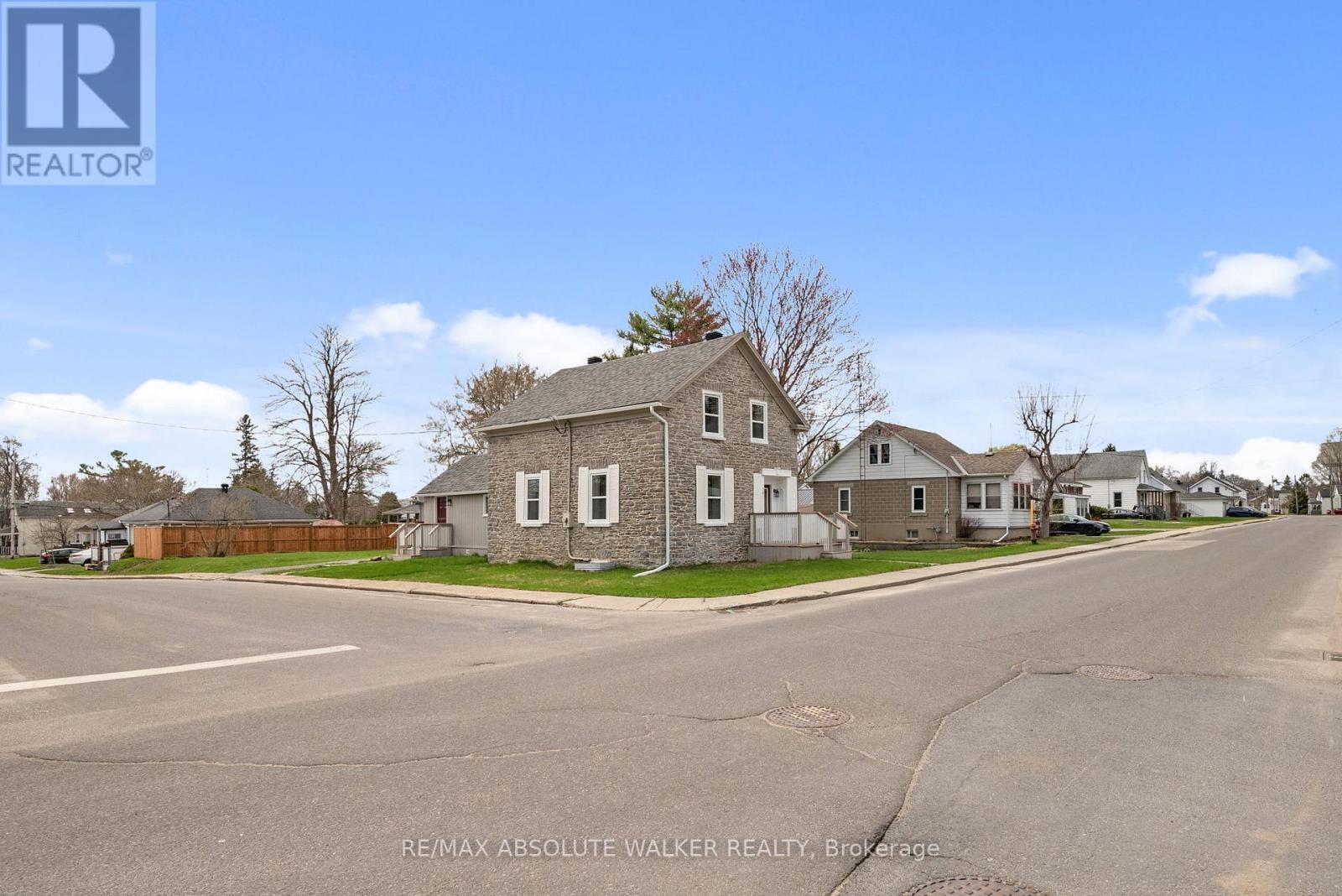297 PARK STREET E - 5