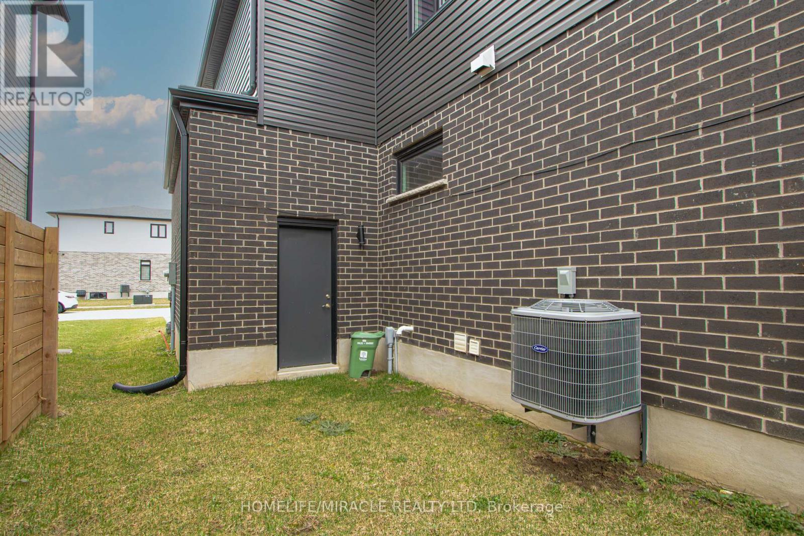 1464 MEDWAY PARK DRIVE - 43