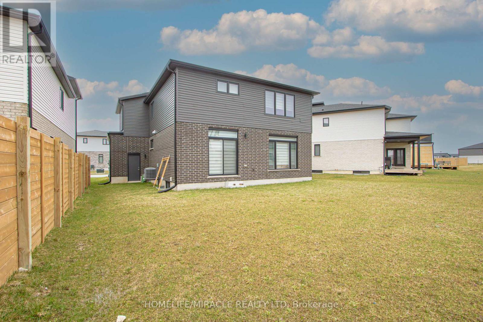 1464 MEDWAY PARK DRIVE — photo 45