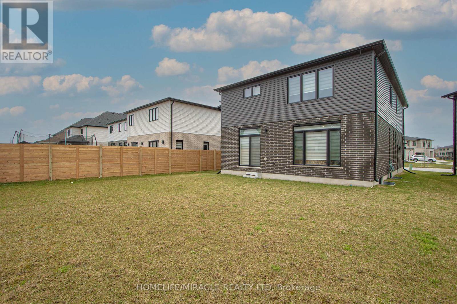 1464 MEDWAY PARK DRIVE — photo 46