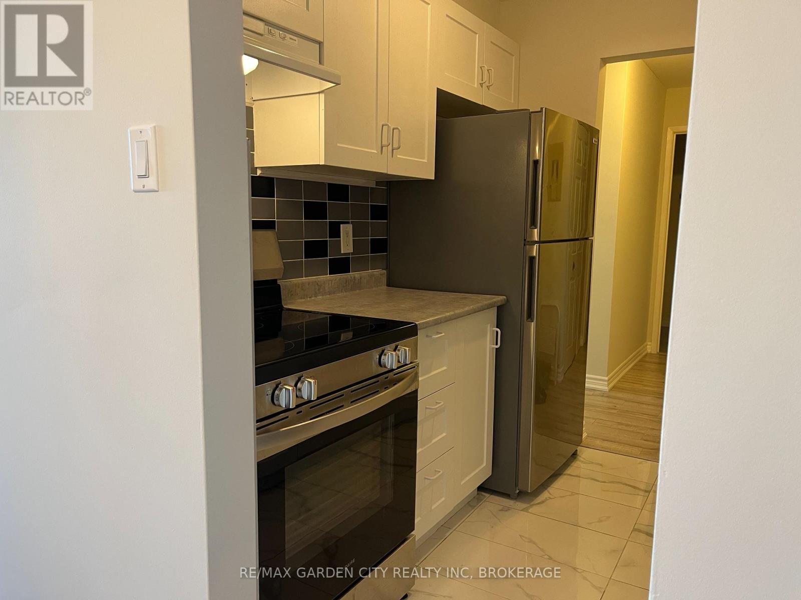#302 4692 CRYSLER AVENUE - 4