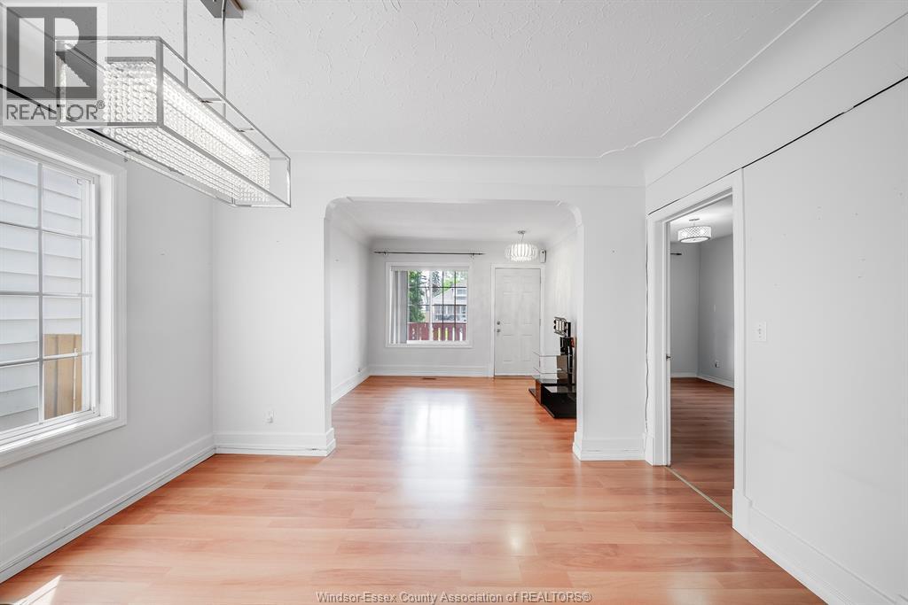 1054 OAK STREET — photo 7