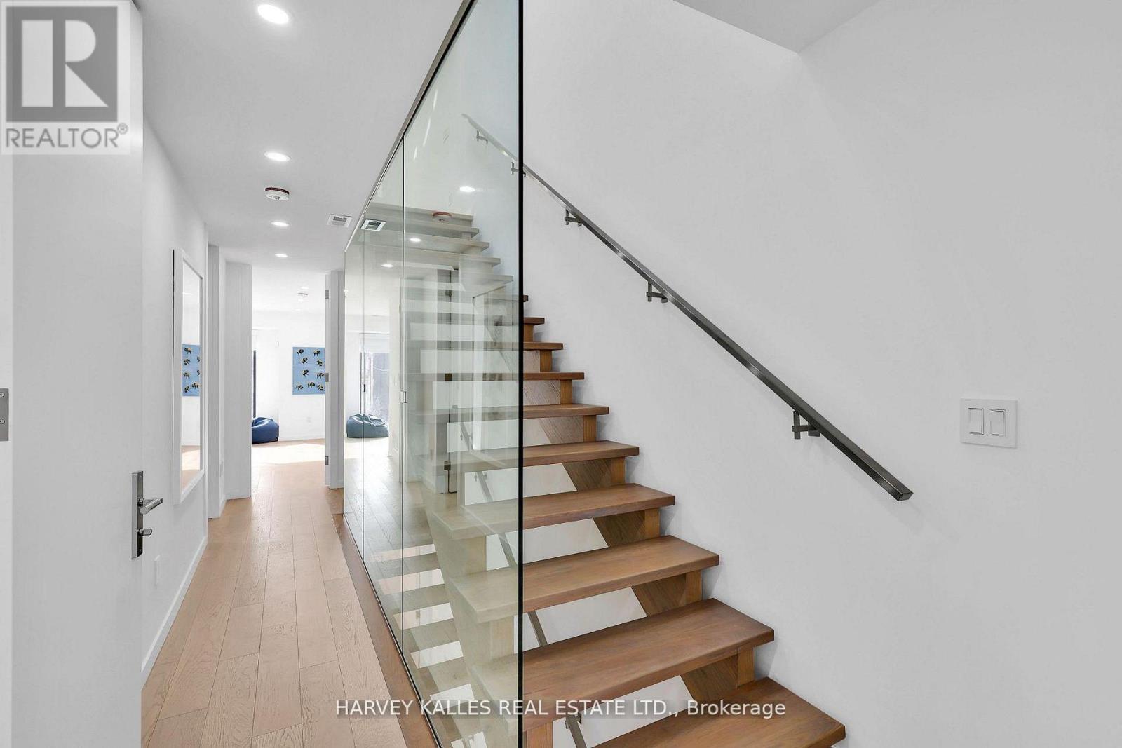 223 WYCHWOOD AVENUE - 18